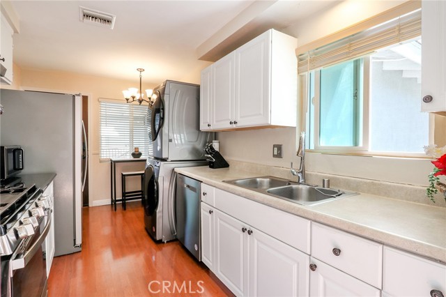 Detail Gallery Image 7 of 36 For 1997 12th, La Verne,  CA 91750 - 4 Beds | 2 Baths