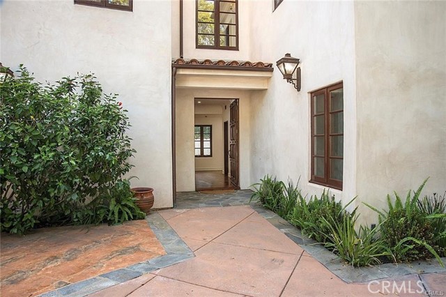 Detail Gallery Image 3 of 25 For 1805 Outpost Dr, Los Angeles,  CA 90068 - 5 Beds | 4/1 Baths