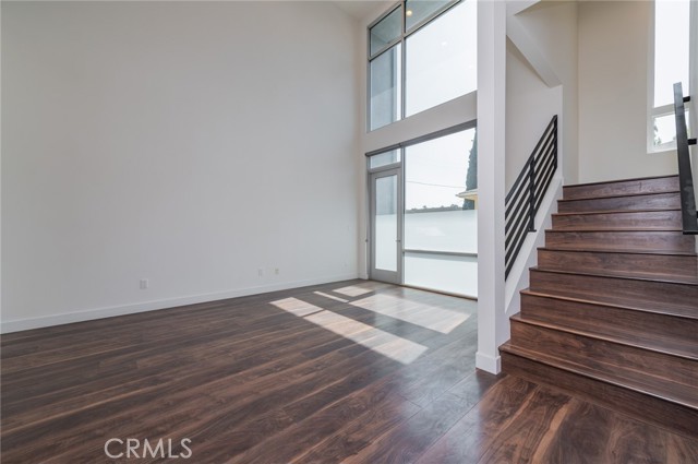 Detail Gallery Image 12 of 29 For 6016 W Beachwood Ln, Los Angeles,  CA 90038 - 3 Beds | 4 Baths