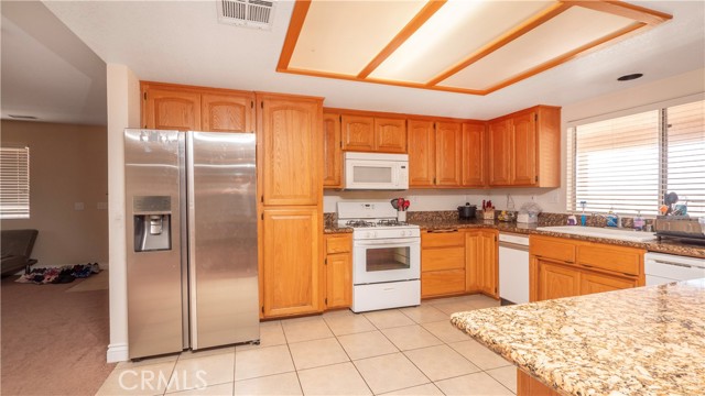 Detail Gallery Image 14 of 45 For 22686 Roundup Way, Apple Valley,  CA 92308 - 4 Beds | 2 Baths