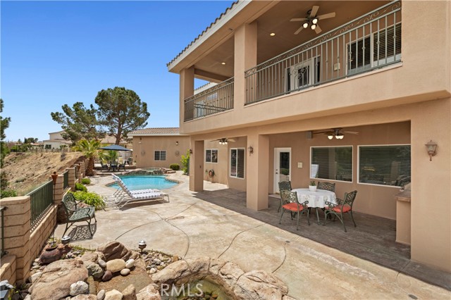 13985 Evergreen Lane, Victorville CA: https://media.crmls.org/medias/21918bbd-9d28-441f-856a-725920d69055.jpg