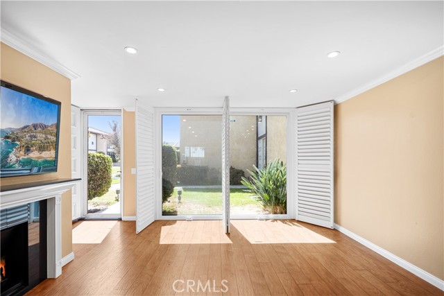 Detail Gallery Image 8 of 57 For 3520 Maricopa #1,  Torrance,  CA 90503 - 3 Beds | 3 Baths