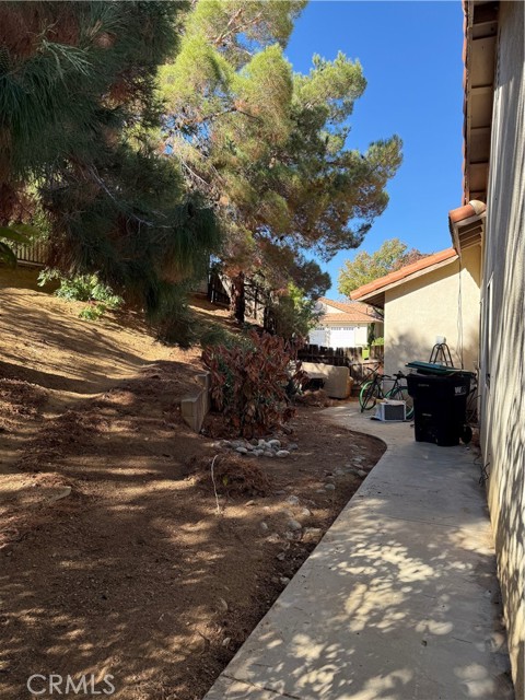 Detail Gallery Image 7 of 7 For 3160 Crowne Dr, Palmdale,  CA 92551 - 4 Beds | 2 Baths