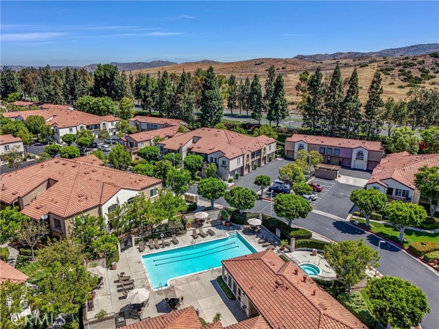 192 S Cross Creek Road, Orange CA: https://media.crmls.org/medias/2191c4a8-5618-4394-9daf-4ffd3e7da187.jpg