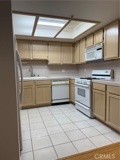 1131 Campbell Street, Glendale CA: https://media.crmls.org/medias/2191f1f6-a795-4e50-804f-c9eb3aa947dc.jpg
