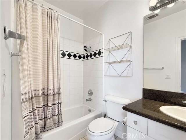 Detail Gallery Image 14 of 20 For 255 N Michigan Ave #4,  Pasadena,  CA 91106 - 3 Beds | 3 Baths