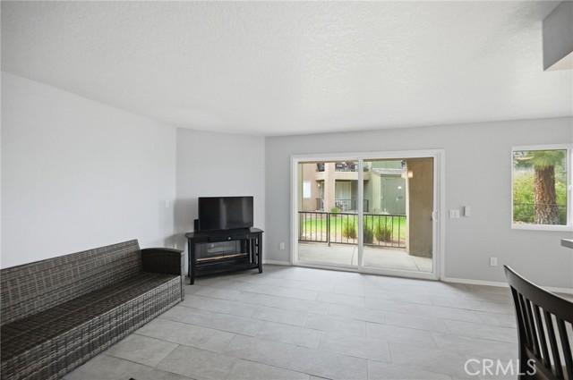 2616 avenida del vista, Corona CA: https://media.crmls.org/medias/219262a2-382e-4247-8676-827aa2866f6a.jpg