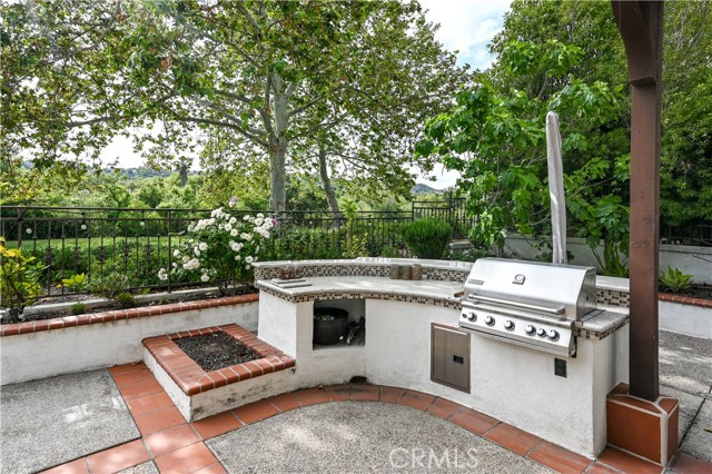 35 Fontaire, Coto de Caza CA: https://media.crmls.org/medias/2192b750-05df-4271-a8cf-6247fe5a0026.jpg