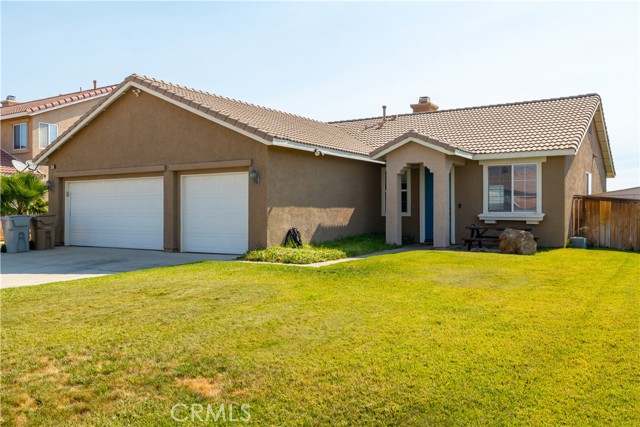 8421 Long View Avenue, Hesperia CA: https://media.crmls.org/medias/21934694-0726-4ee4-98a9-422df1c0f640.jpg