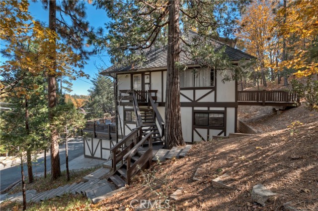 Detail Gallery Image 6 of 36 For 27538 W Shore Rd, Lake Arrowhead,  CA 92352 - 5 Beds | 2 Baths