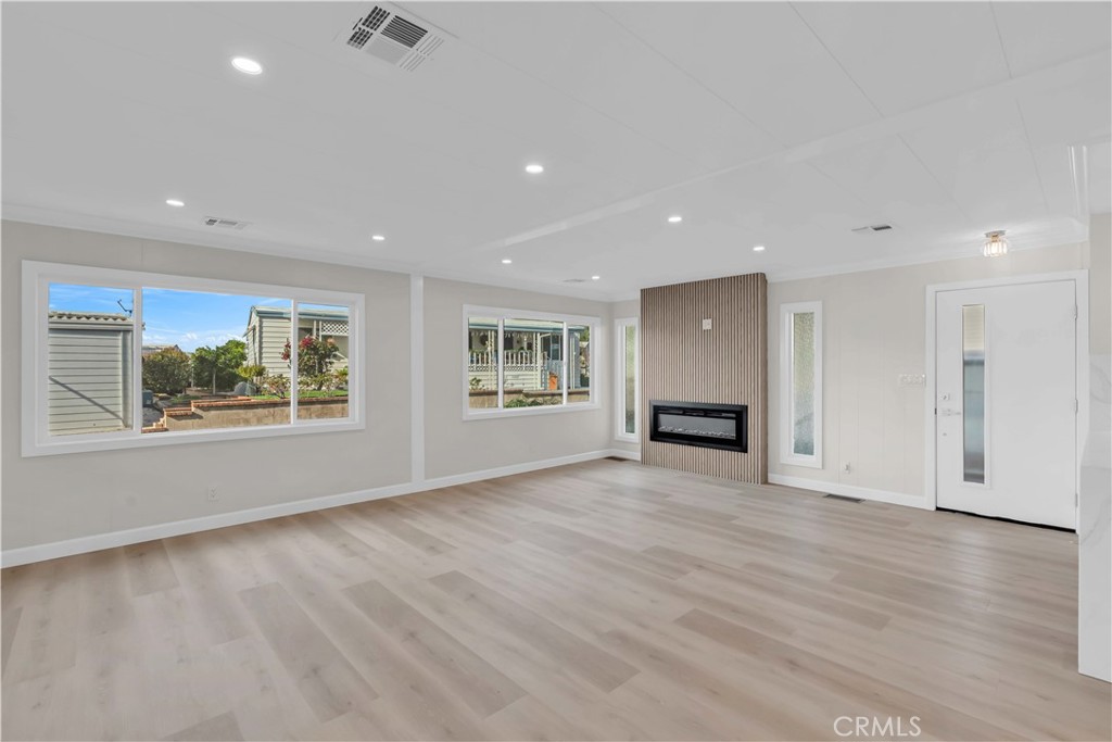 MLS #OC25276315 image #8