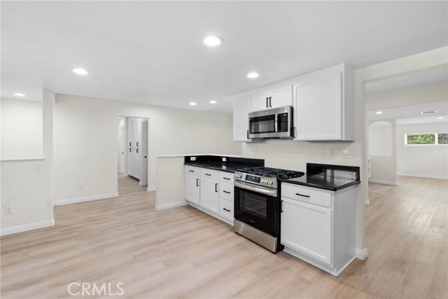 4896 N E Street, San Bernardino CA: https://media.crmls.org/medias/219505d9-2c32-4407-b4ef-969b3191c43f.jpg