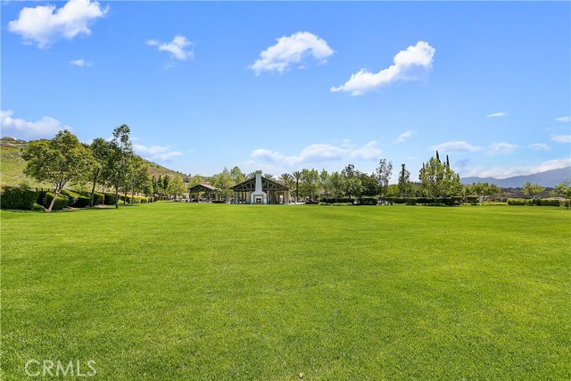 16183 Village Meadow Drive, Riverside CA: https://media.crmls.org/medias/21953257-234e-4a66-91c8-a49be047f64f.jpg
