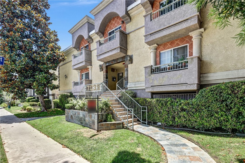 7035 Woodley Avenue #113