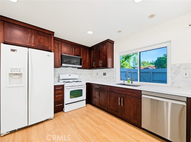 27564 Rondell photo 15