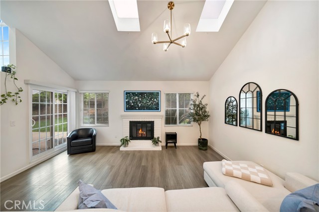 Detail Gallery Image 10 of 57 For 21733 Vintage, Chatsworth,  CA 91311 - 3 Beds | 2/1 Baths