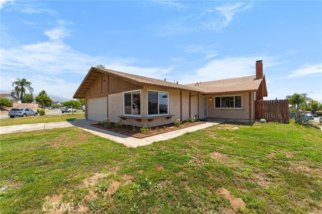 27719 21st Street, Highland CA: https://media.crmls.org/medias/21970976-653e-43ae-a6ff-de66849465d3.jpg