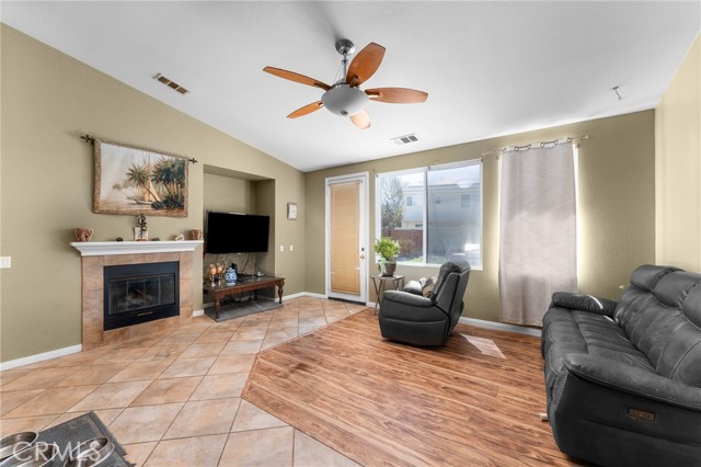 1447 White Cloud Lane, Beaumont CA: https://media.crmls.org/medias/21971d7f-4450-4495-a034-ea33da67fec2.jpg