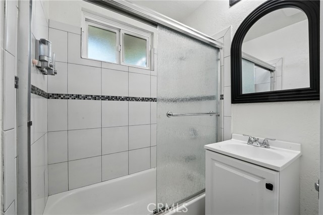 910 S Kenmore Street, Anaheim CA: https://media.crmls.org/medias/21974758-0f9e-4fdd-ad37-78be61cdde35.jpg