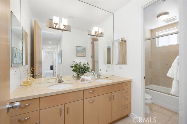 2303 Vista Drive, Manhattan Beach, California 90266, 4 Bedrooms Bedrooms, ,3 BathroomsBathrooms,Residential,For Sale,Vista,SB26092785