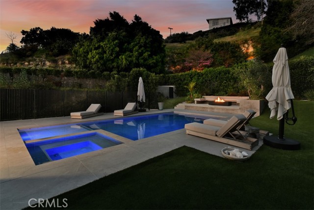 Detail Gallery Image 17 of 36 For 14753 Round Valley, Sherman Oaks,  CA 91403 - 4 Beds | 5 Baths