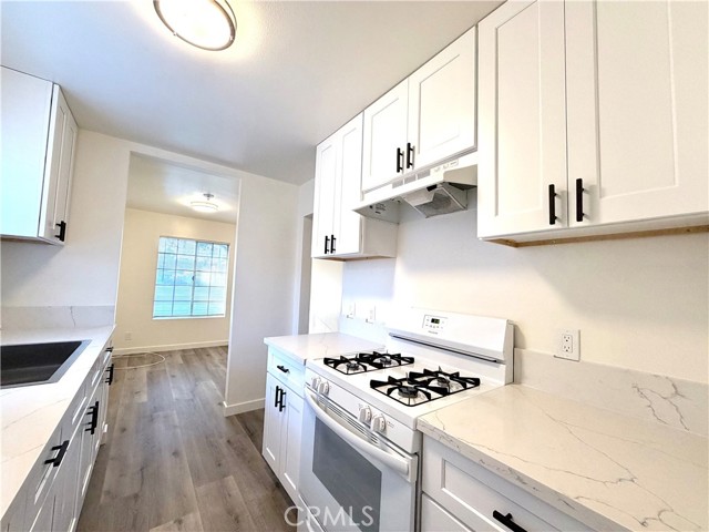 Detail Gallery Image 7 of 12 For 402 N Curtis Ave a,  Alhambra,  CA 91801 - 2 Beds | 1/1 Baths