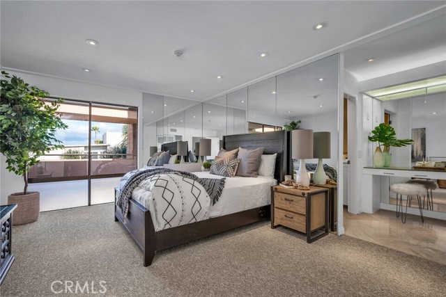 727 Esplanade, Redondo Beach, California 90277, 2 Bedrooms Bedrooms, ,1 BathroomBathrooms,Residential,Sold,Esplanade,SB24074186