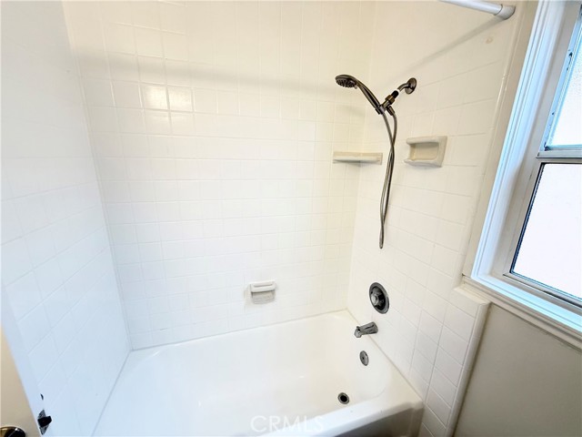 Detail Gallery Image 10 of 15 For 641 W Glenoaks Bld a,  Glendale,  CA 91202 - 1 Beds | 1 Baths