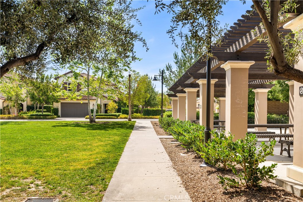 https://media.crmls.org/medias/21998d80-3be3-40a2-bc39-fe5c08e84fa9.jpg?preset=X-Large