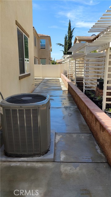 6956 Dublin Drive, Chino CA: https://media.crmls.org/medias/219a163f-ec11-4eba-a917-4dc715e36112.jpg