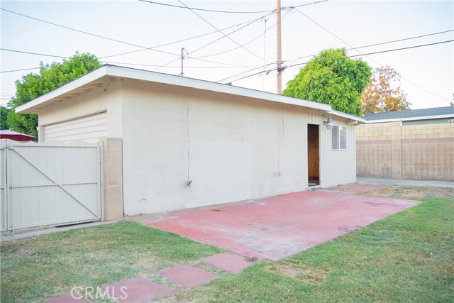 400 N Lee Avenue, Fullerton CA: https://media.crmls.org/medias/219a588d-1232-4276-864e-68fad210825c.jpg