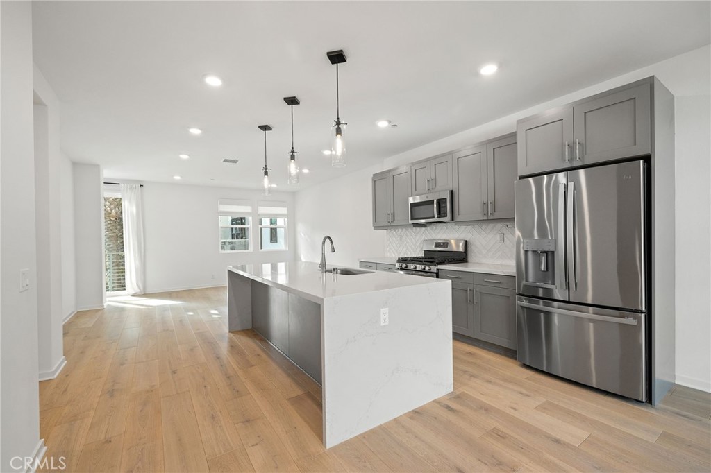 MLS #OC25238105 image #3