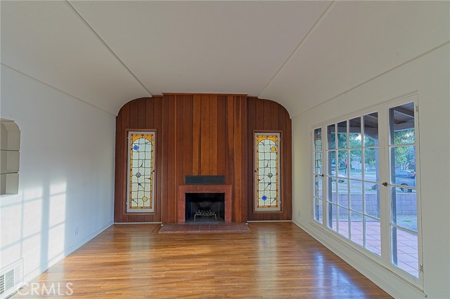 550 N 1st Avenue, Upland CA: https://media.crmls.org/medias/219ab88f-e9c4-4b17-962d-ed7634c2db29.jpg