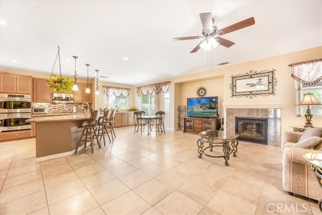 19247 Mountain Shadow Lane, Perris CA: https://media.crmls.org/medias/219b6eda-b840-4013-b631-b228bed8b49f.jpg