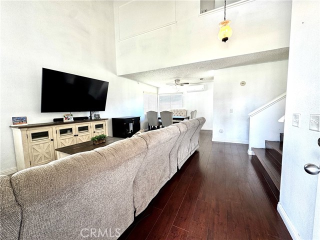 Detail Gallery Image 4 of 21 For 11948 Albion Way, Moreno Valley,  CA 92557 - 4 Beds | 2/1 Baths