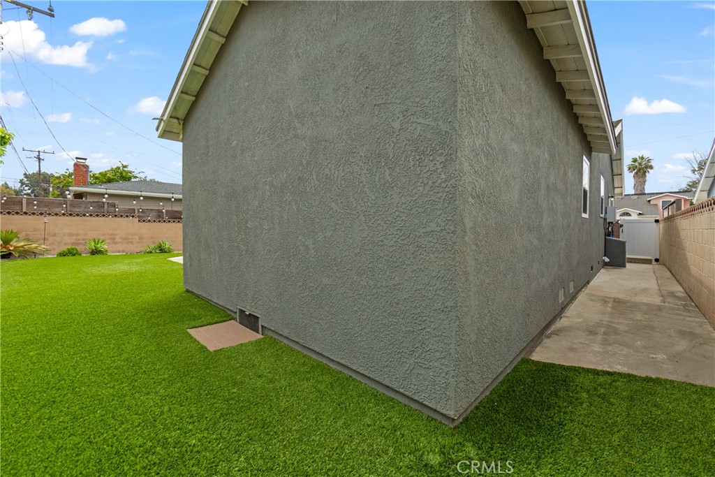 https://media.crmls.org/medias/219b7470-d9fd-4fb3-a060-ed8906d3023f.jpg?preset=X-Large