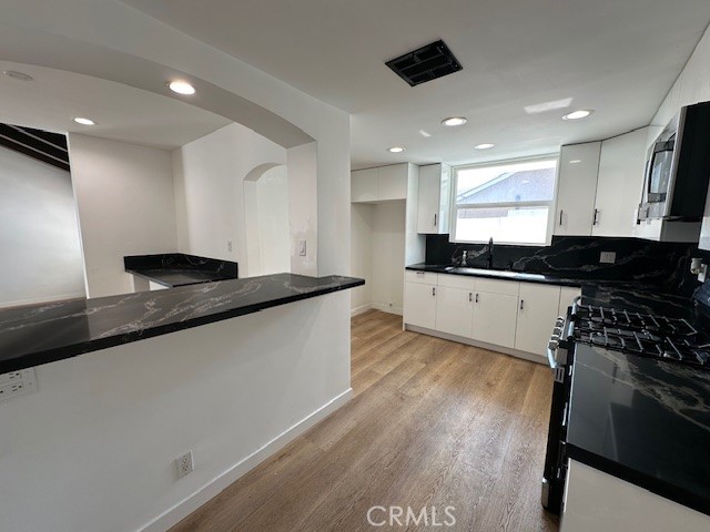 Detail Gallery Image 6 of 18 For 20336 Cantara St, Winnetka,  CA 91306 - 4 Beds | 2 Baths