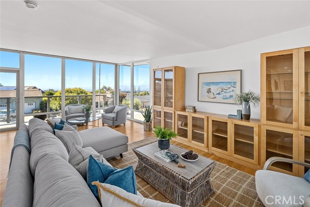 2570 Bay Vista Lane, Los Osos CA: https://media.crmls.org/medias/219bde37-0504-40db-abeb-c0d106c926d7.jpg