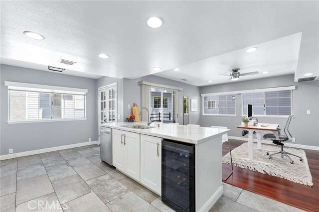 Detail Gallery Image 7 of 41 For 23163 Mulholland Dr, Woodland Hills,  CA 91364 - 2 Beds | 2/1 Baths