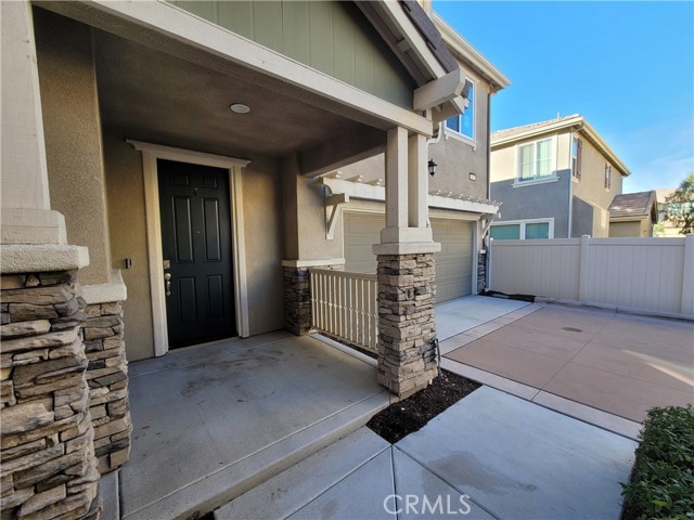 Detail Gallery Image 2 of 21 For 28439 Sunflower St, Highland,  CA 92346 - 3 Beds | 2/1 Baths