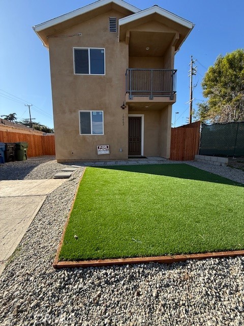 Detail Gallery Image 11 of 29 For 10663 Encino, Granada Hills,  CA 91344 - 2 Beds | 2 Baths
