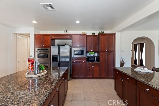 239 Cross Rail Lane, Norco CA: https://media.crmls.org/medias/219de7fb-69f6-4b0b-a3b7-f4c7f44dc362.jpg