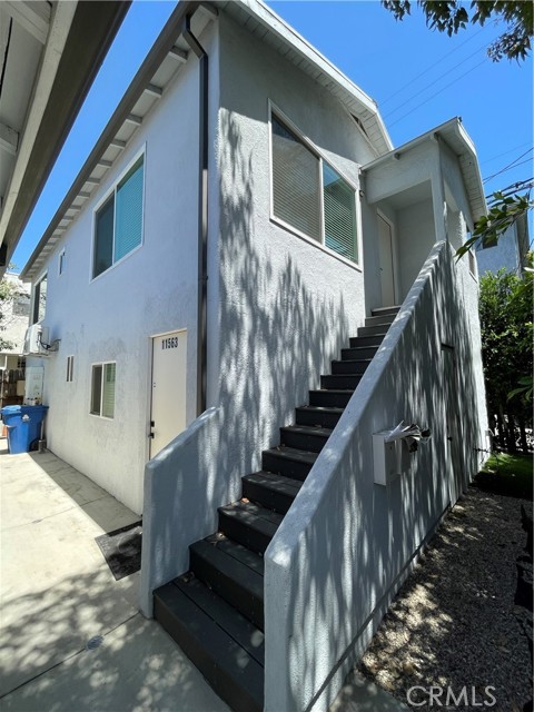 11565 Iowa Avenue, Los Angeles CA: https://media.crmls.org/medias/219e15c3-5d1d-469d-91bf-e1a2fb4b2c61.jpg