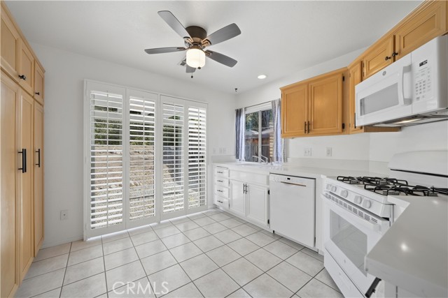 Detail Gallery Image 9 of 35 For 7613 Haven Ave #B,  Rancho Cucamonga,  CA 91730 - 2 Beds | 2 Baths