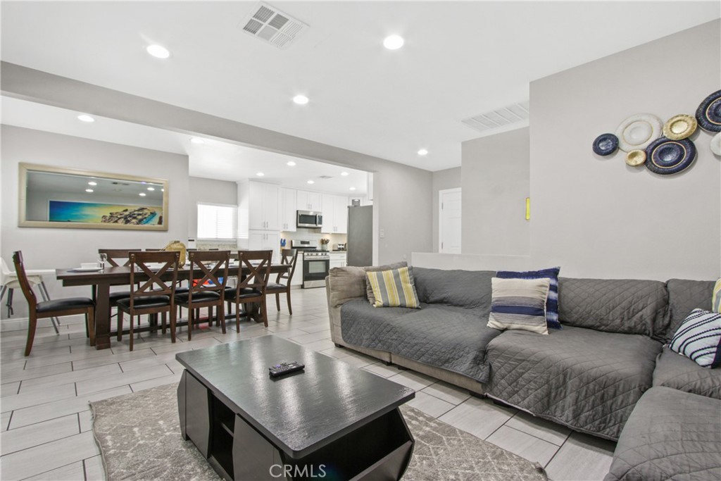 219ec444 Cab9 47c3 81bd C3ac1d21eb21