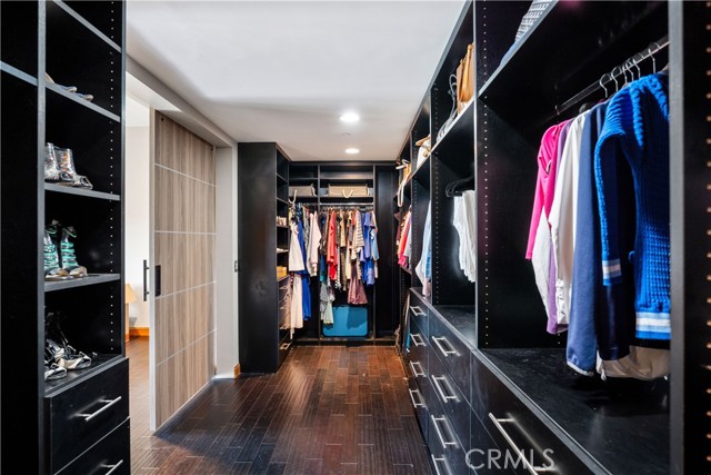 24410 Mulholland, Calabasas CA: https://media.crmls.org/medias/219ec46f-e530-4228-b50f-37fa128296c5.jpg