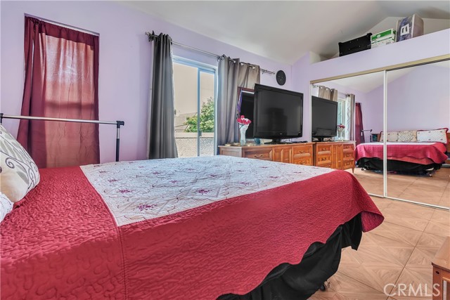 9216 Tobias Avenue, Panorama City CA: https://media.crmls.org/medias/21a0654b-1178-44f5-b33e-cdd7054d71af.jpg