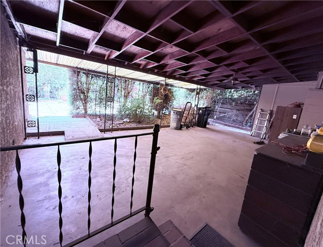 9929 Saticoy Street, Burbank CA: https://media.crmls.org/medias/21a1677c-d47c-489e-b7f3-12b409a69f02.jpg