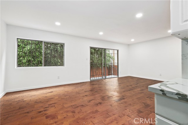 Detail Gallery Image 12 of 34 For 1045 N Kings Rd #105,  West Hollywood,  CA 90069 - 2 Beds | 2 Baths