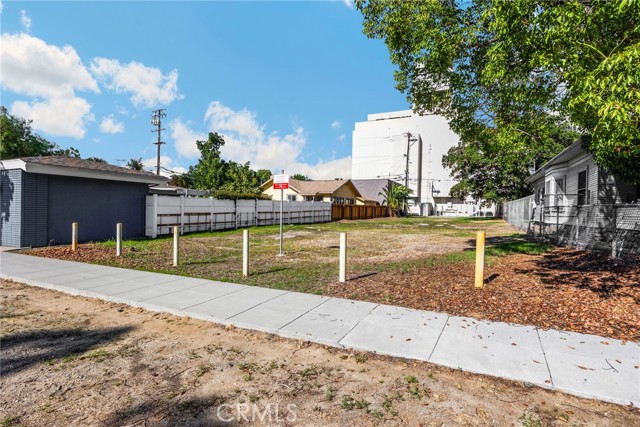 Detail Gallery Image 6 of 22 For 220 W C St, Ontario,  CA 91762 - – Beds | – Baths